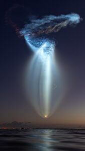 Выброс топлива ракеты SpaceX Falcon 9 при запуске