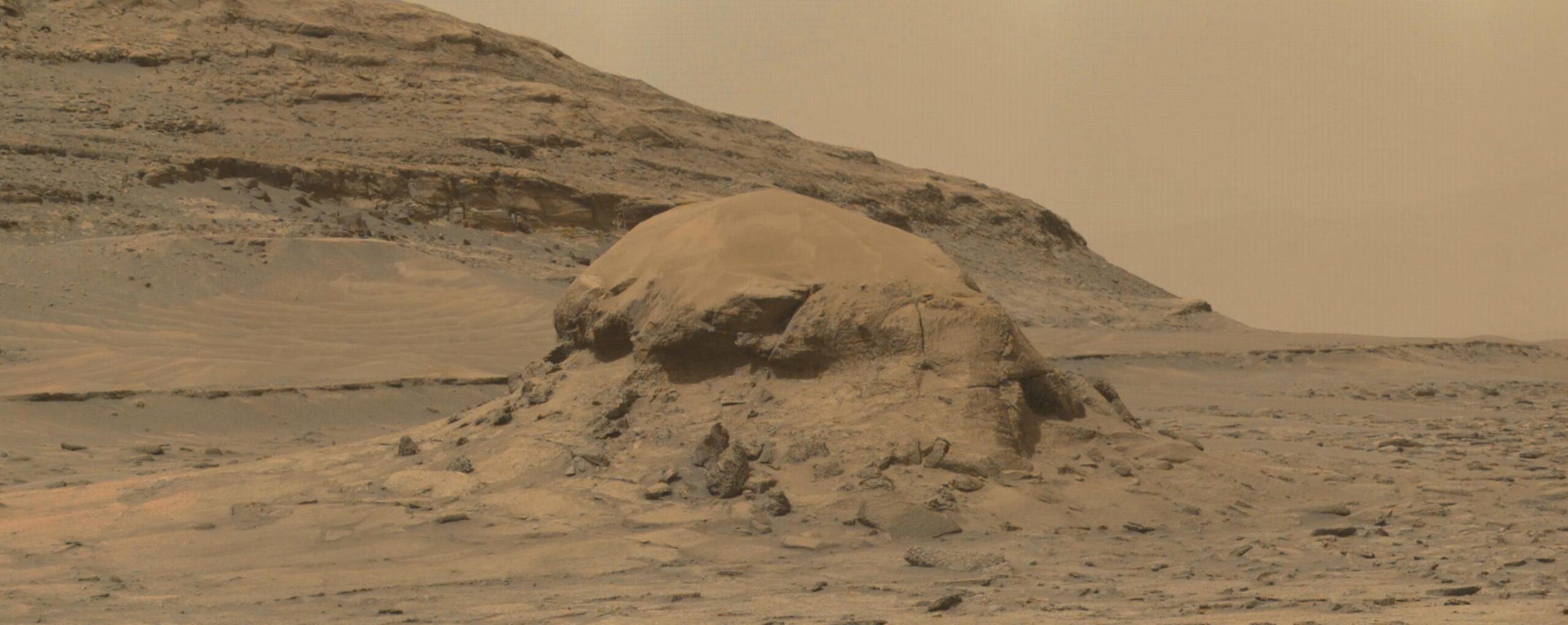 Холм Мирафлорес снятый марсоходом Curiosity
