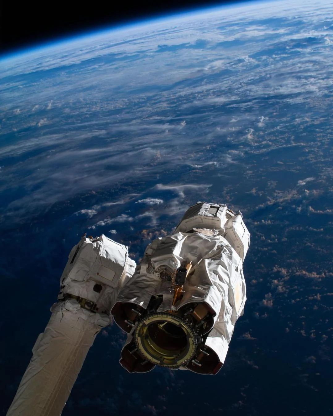 Canadarm2